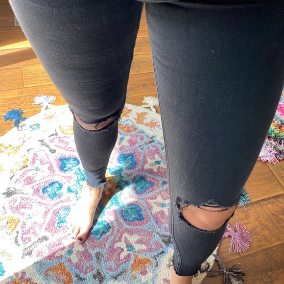 Hollister black ripped knee skinny jeans - Picture 2 of 4